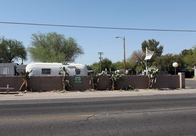 Foothills Mobile Home Park in Tucson, AZ - Building Photo - Building Photo