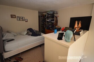 385 Dorchester St, Unit A8 in Boston, MA - Foto de edificio - Building Photo