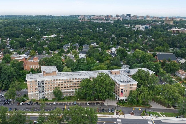 The Whitmore in Arlington, VA - Foto de edificio - Building Photo