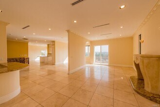 5770 Rolling Rd in Los Angeles, CA - Building Photo - Building Photo