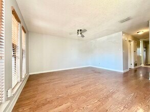 101 W Del Mar Blvd in Laredo, TX - Building Photo - Building Photo