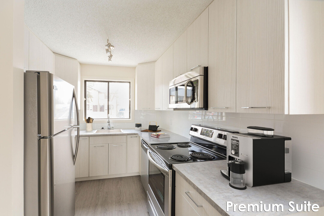 Pines Of Normanview in Regina, SK - Building Photo