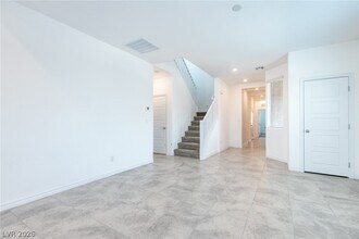 4435 Countryside Glen Ct in North Las Vegas, NV - Building Photo - Building Photo