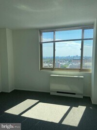 1 E University Pkwy photo'