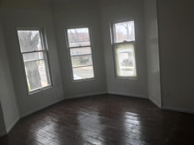 property at 614 1/2 W Stephenson St