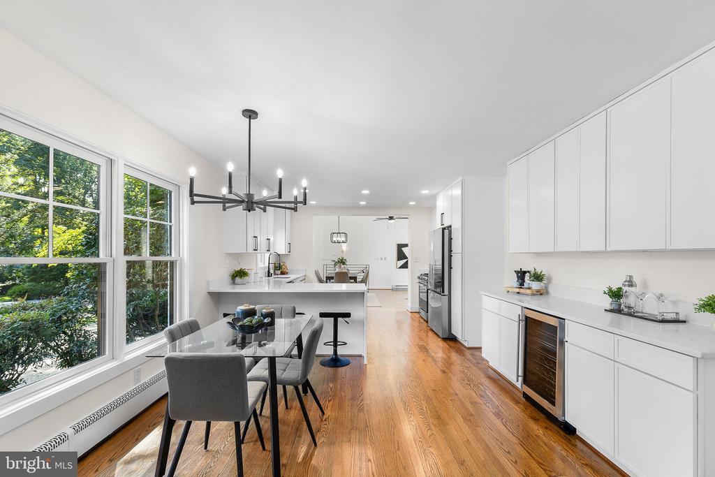 6353 Crosswoods Dr in Falls Church, VA - Building Photo