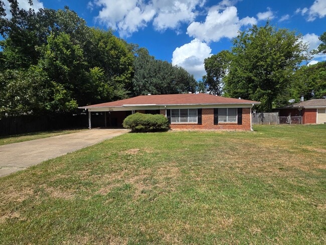 property at 2801 Bobbie St
