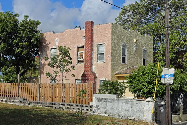 814 9th St in West Palm Beach, FL - Building Photo - Building Photo