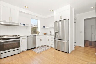 16 Bedford Rd in Katonah, NY - Building Photo - Building Photo
