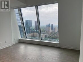 8-4608 Wellesley St W in Toronto, ON - Building Photo - Building Photo