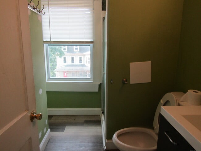 319 Valley St in Windham, CT - Building Photo - Building Photo
