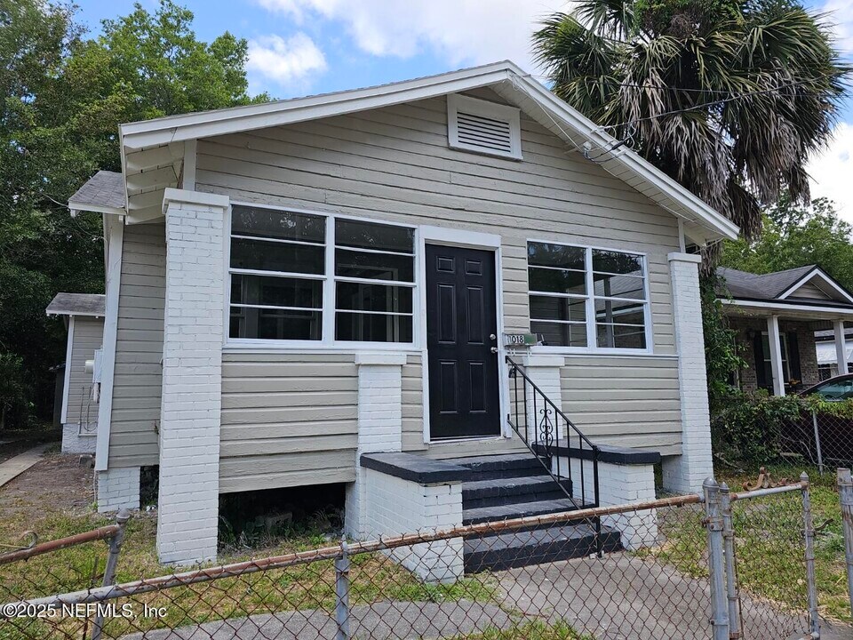 1018 Tyler St in Jacksonville, FL - Building Photo