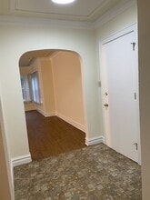 5567 W Van Buren St in Chicago, IL - Building Photo - Building Photo