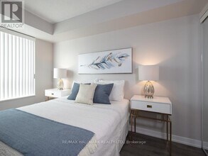 5191 Dundas St W in Toronto, ON - Building Photo - Building Photo