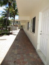 1872 NE 46th St in Fort Lauderdale, FL - Building Photo - Building Photo