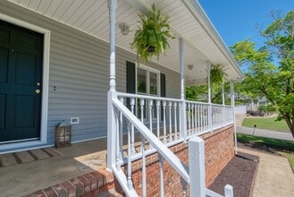 1110 Berkshire Dr in Anniston, AL - Building Photo - Building Photo