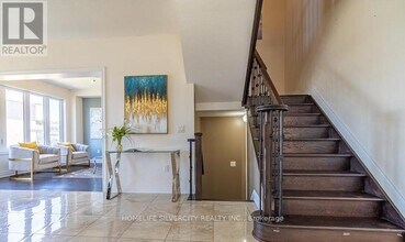 1029 Upper Thames Dr in Woodstock, ON - Building Photo - Building Photo