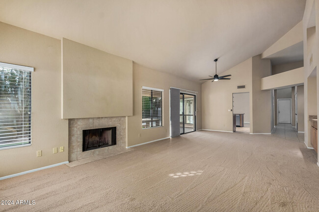 10060 E San Bernardo Dr in Scottsdale, AZ - Building Photo - Building Photo