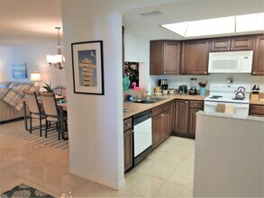 307 Pine Hollow Cir in Venice, FL - Building Photo - Building Photo