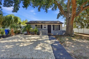 2519 39th Ave N in St. Petersburg, FL - Building Photo
