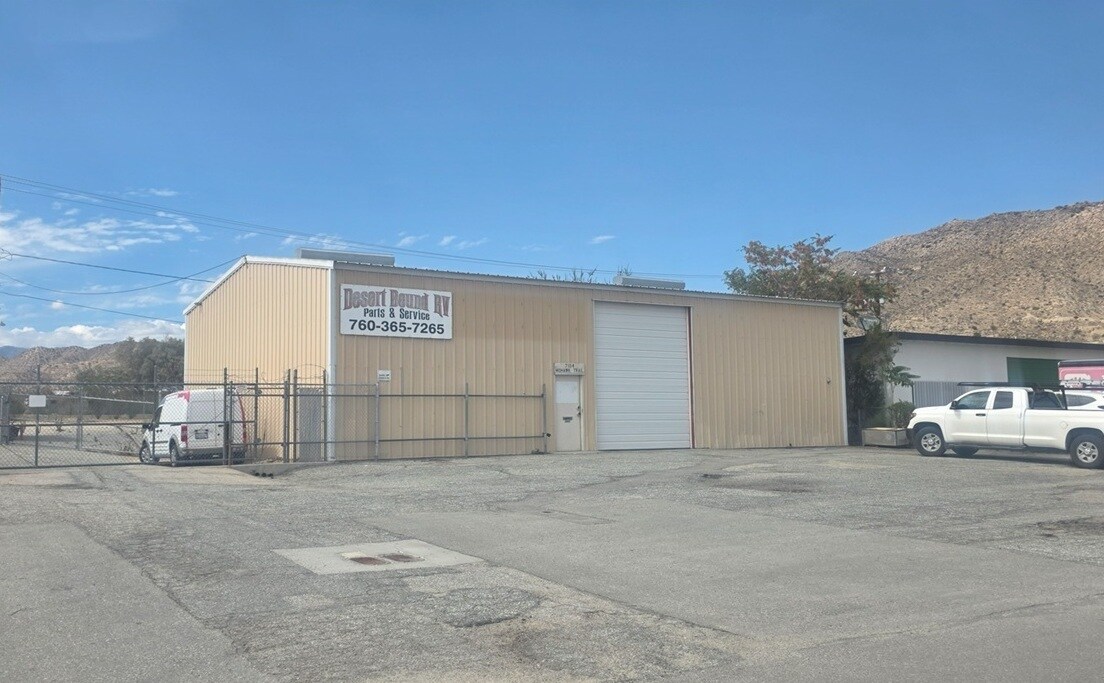 7134 Mohawk Trail in Yucca Valley, CA - Building Photo