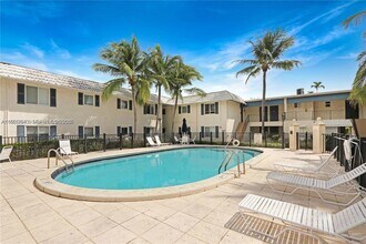 8607 SW 68th Ct in Pinecrest, FL - Building Photo - Building Photo