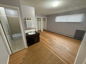 125 Charmony Frontage Rd, Unit 204 in Sterling, CO - Building Photo - Building Photo