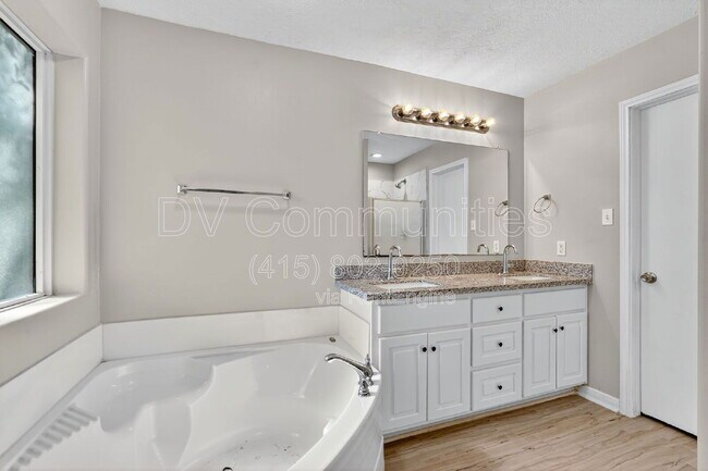 16350 Many Trees Ln in Conroe, TX - Building Photo - Building Photo