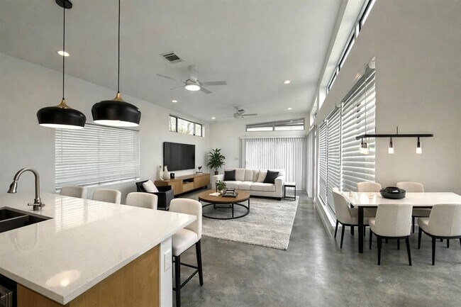 1163 Perry Rd in Austin, TX - Building Photo - Building Photo