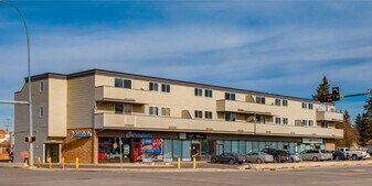 Cassils Plaza in Brooks, AB - Building Photo