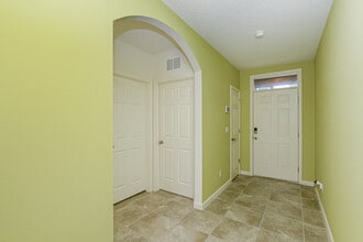 6326 NW Northwood Loop in Port St. Lucie, FL - Building Photo - Building Photo
