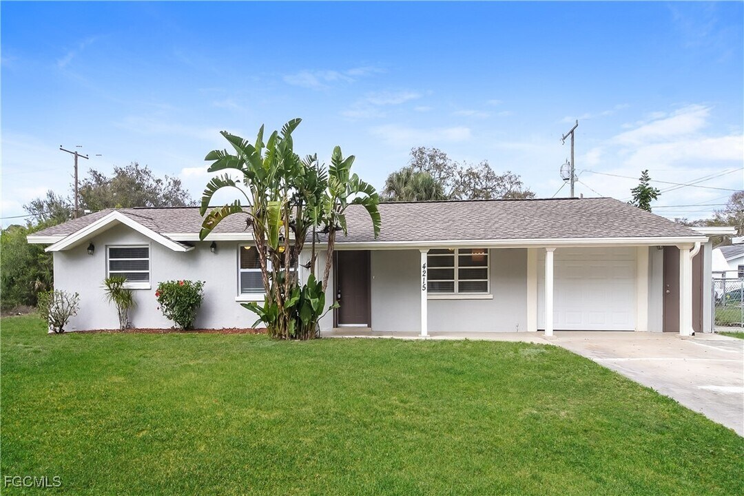 4215 Tarpon Rd in Venice, FL - Building Photo
