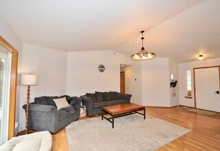 8448 N Parkside Dr in Hayden, ID - Building Photo - Building Photo