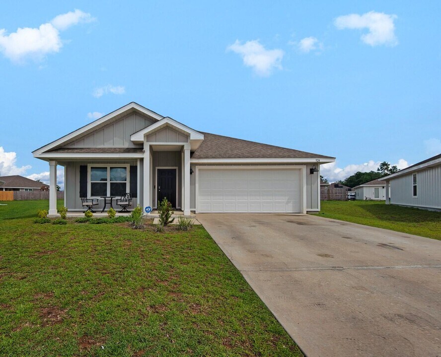 924 Sandbar Loop in Crestview, FL - Building Photo