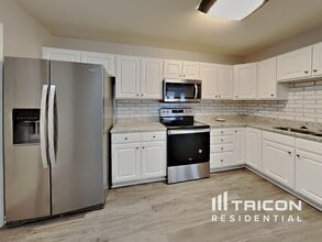 1036 Glyn Water Ln in High Point, NC - Building Photo - Building Photo