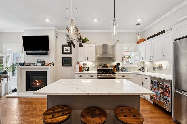 338 Meridian St in Boston, MA - Building Photo - Building Photo