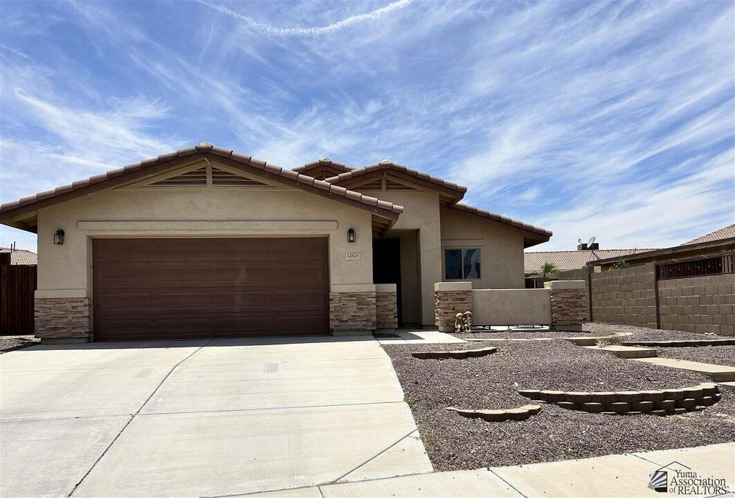 12620 S Driftwood Dr in Yuma, AZ - Building Photo