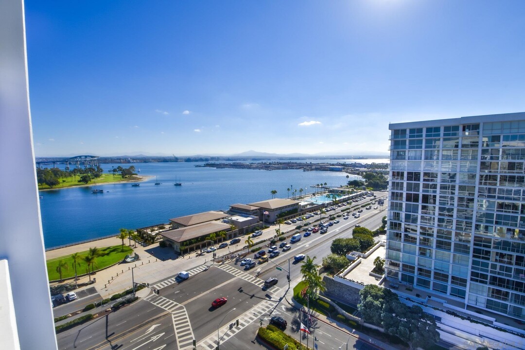 1770 Avenida Del Mundo in Coronado, CA - Building Photo