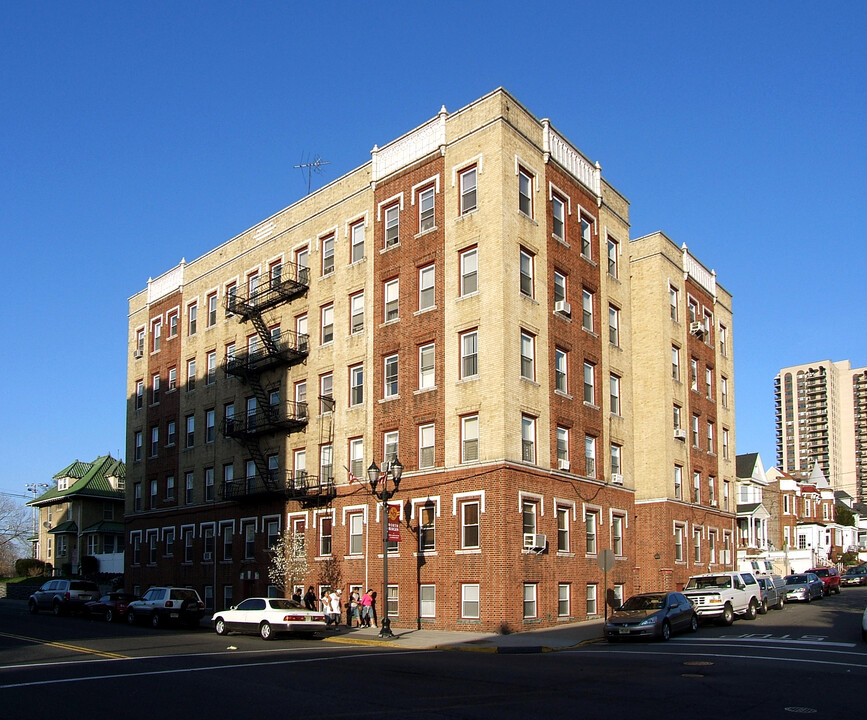 140 78th St in North Bergen, NJ - Building Photo