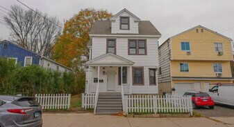 105 Asylum St in Bridgeport, CT - Building Photo