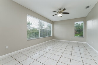 1223 Alpine Lake Dr in Brandon, FL - Building Photo - Building Photo