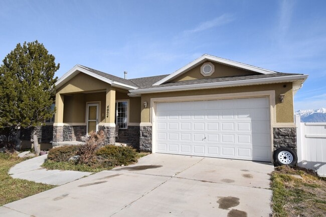 4024 Mountain Moon Dr W in Saratoga Springs, UT - Building Photo - Building Photo