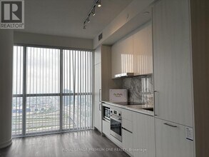 225-4225 Commerce St in Vaughan, ON - Building Photo - Building Photo