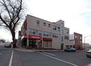 2001-2003 Benning Rd NE in Washington, DC - Foto de edificio - Building Photo