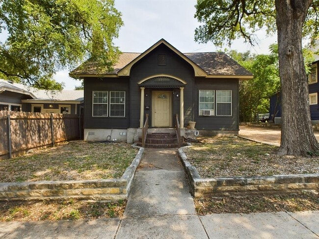 property at 1102 W 22nd St