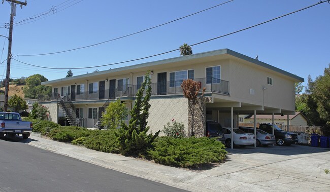 770 Meadow Ave in Pinole, CA - Foto de edificio - Building Photo