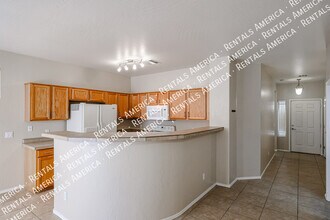 17518 W Lisbon Ln in Surprise, AZ - Building Photo - Building Photo