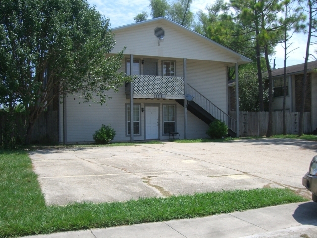 8221 Ned Ave in Baton Rouge, LA - Building Photo