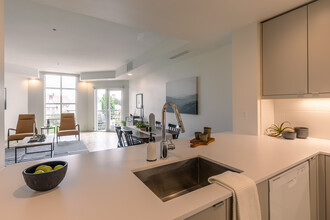 The George Apartments in Portland, OR - Building Photo - Interior Photo