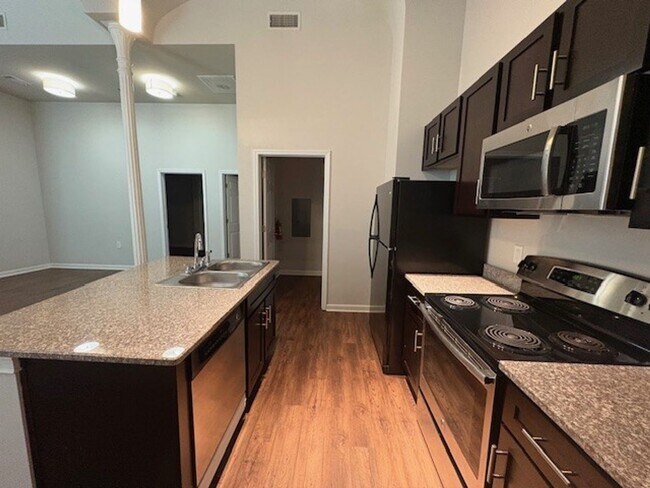 476 Poplar St in Macon, GA - Building Photo - Building Photo